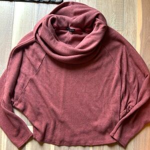 Harlowe & Graham mauve cowl neck cropped batwing sweater